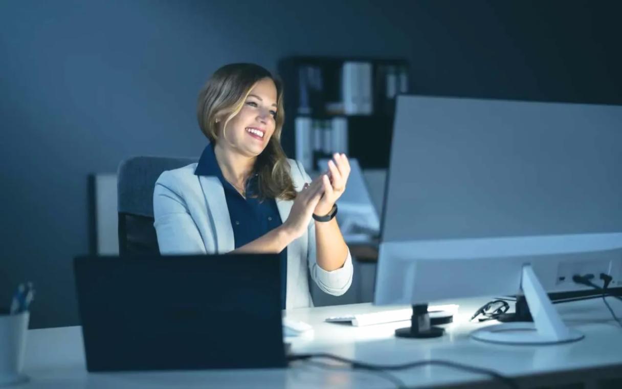 Professionelle Finanzanalyse-Arbeitsumgebung mit modernen Tools